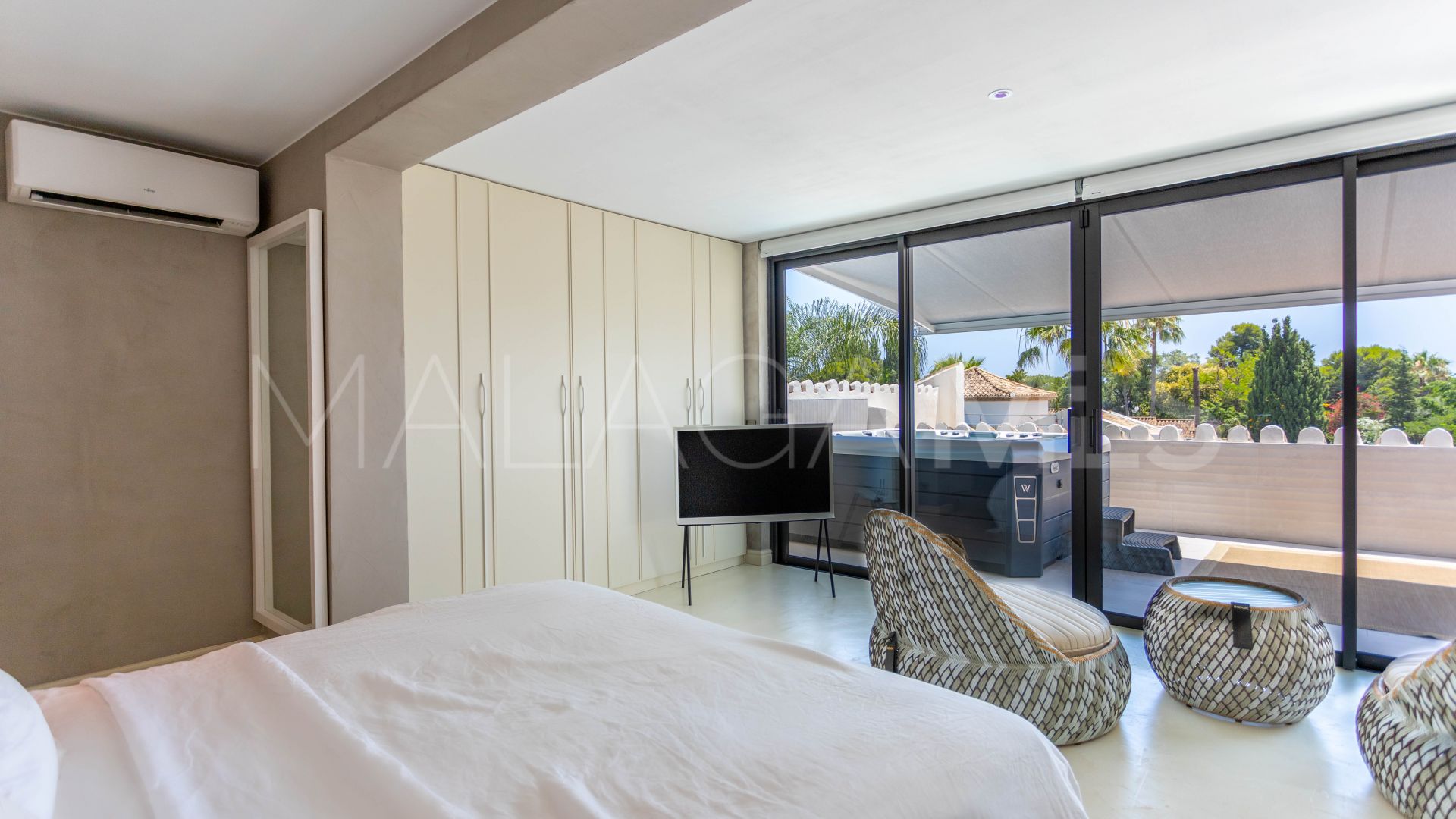 Villa for sale in El Paraiso