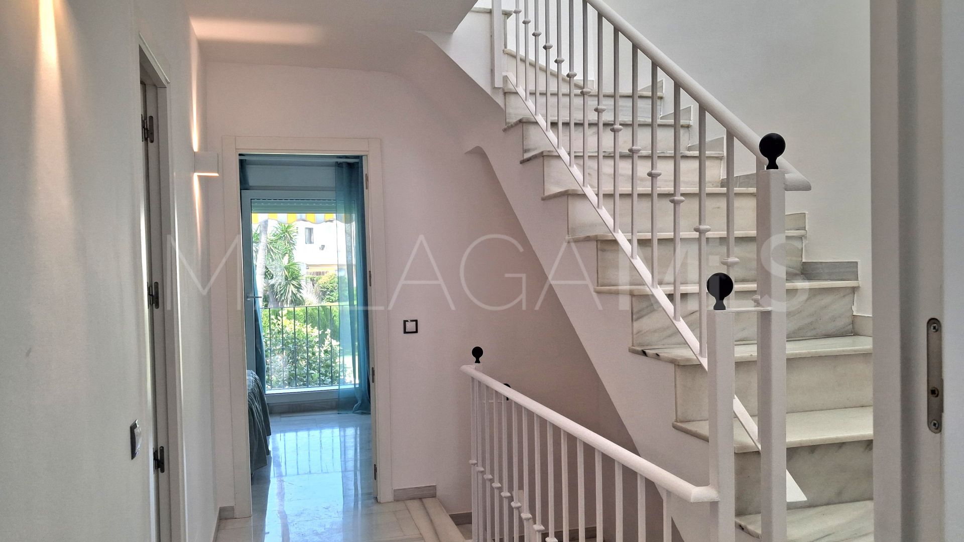 Adosado for sale in El Paraiso with 3 bedrooms