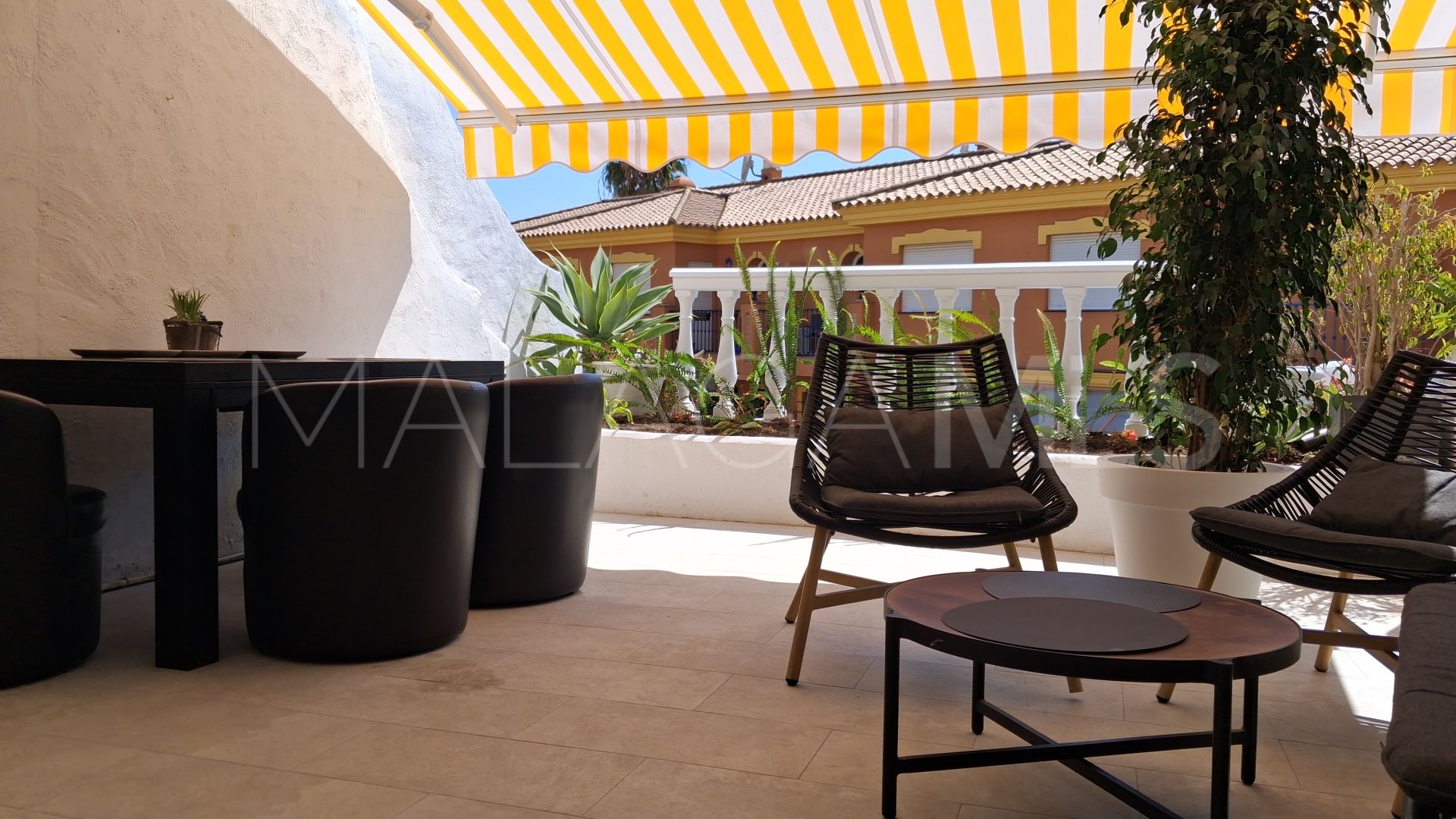 Adosado for sale in El Paraiso with 3 bedrooms