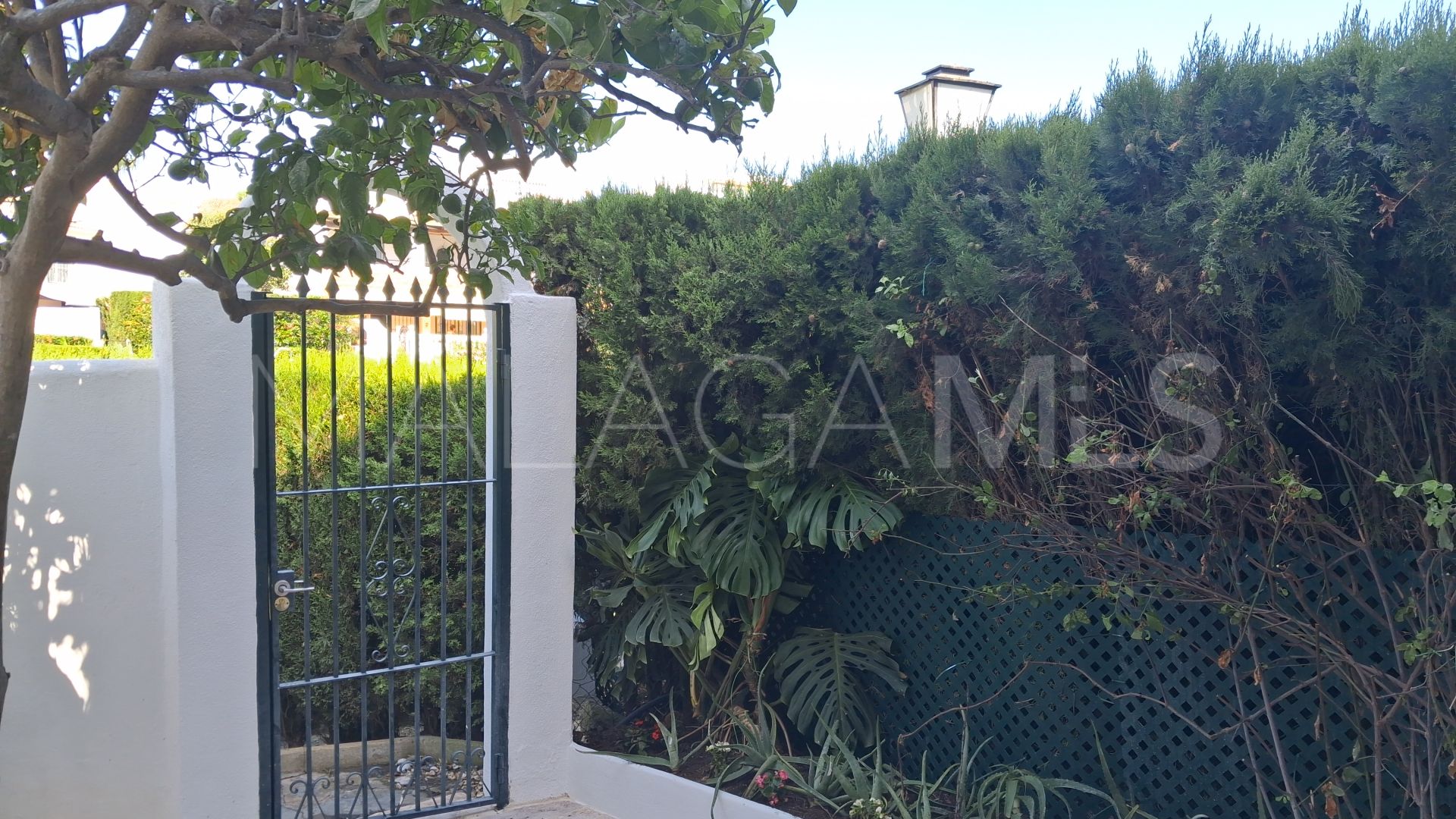Adosado for sale in El Paraiso with 3 bedrooms