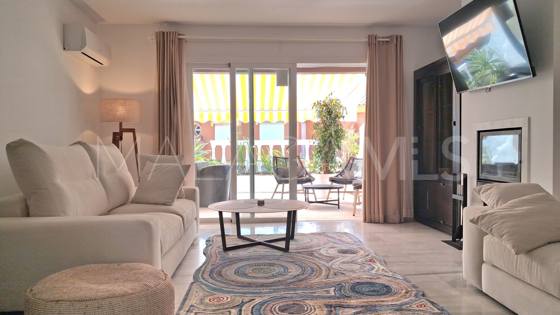 Adosado for sale in El Paraiso with 3 bedrooms
