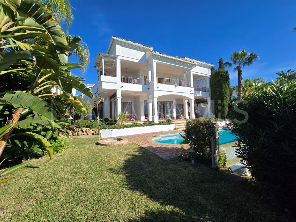 Villa for sale in Rio Real