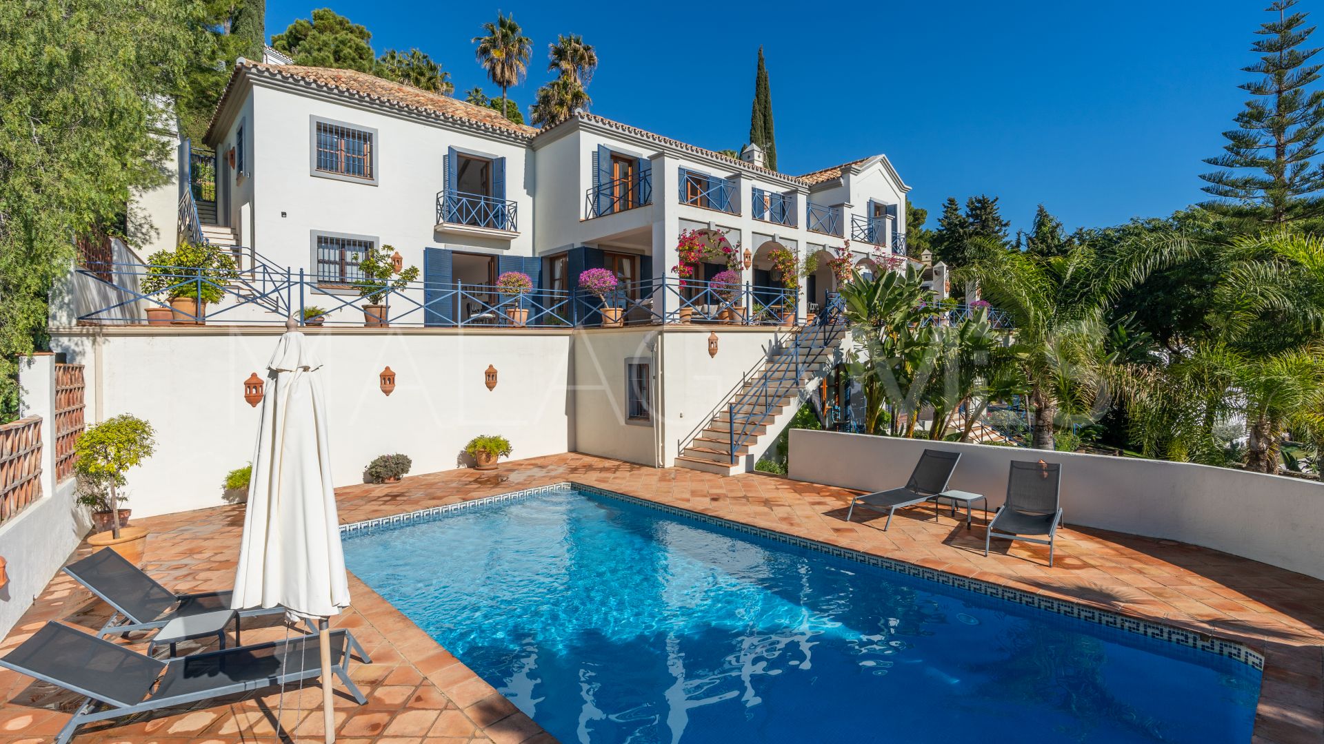 El Madroñal villa for sale