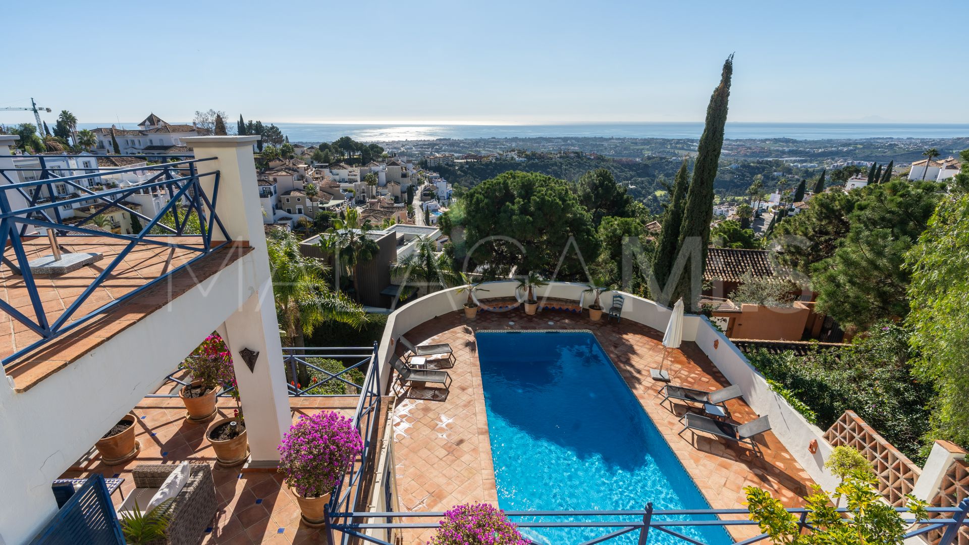 El Madroñal villa for sale