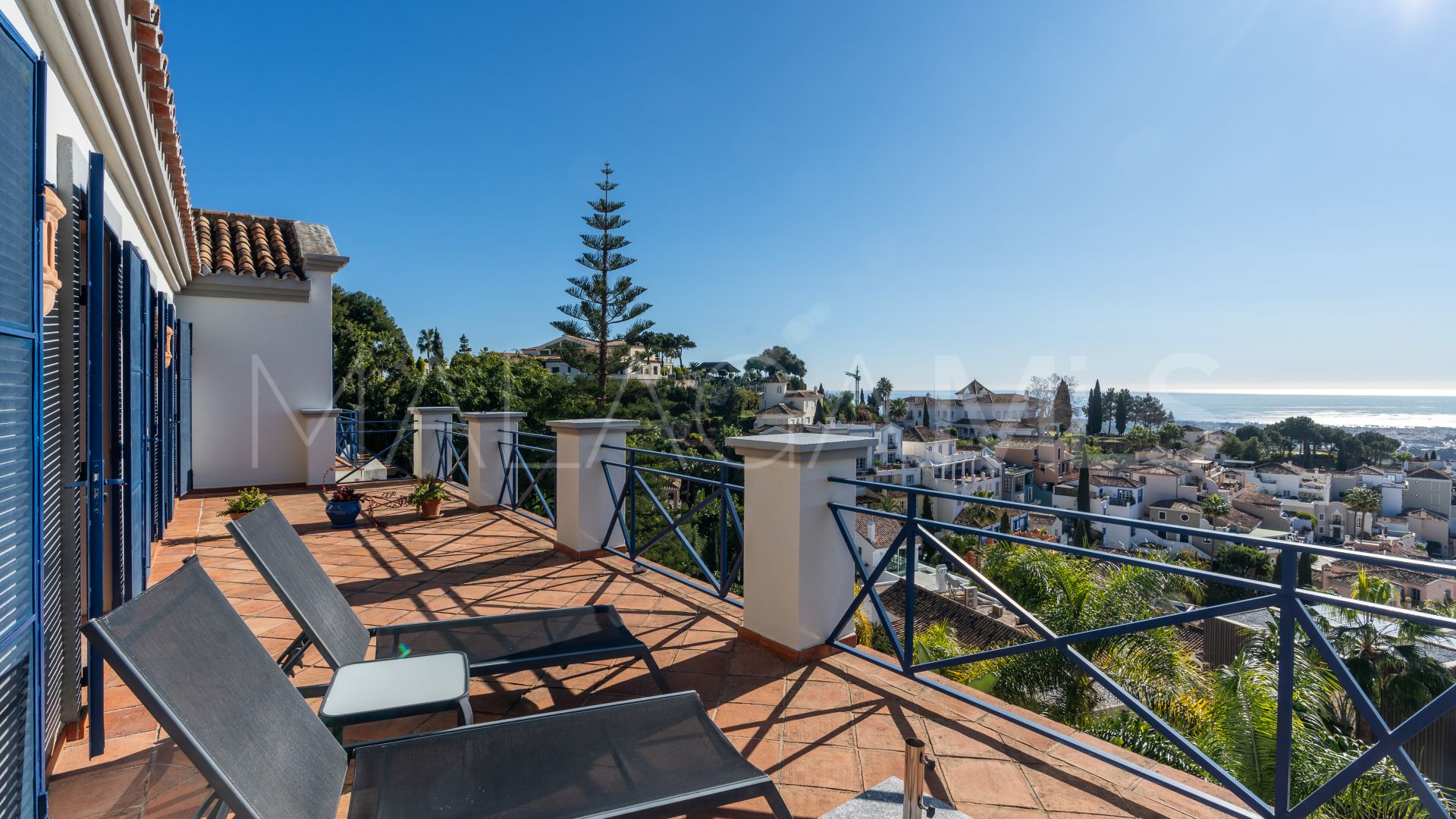 El Madroñal villa for sale