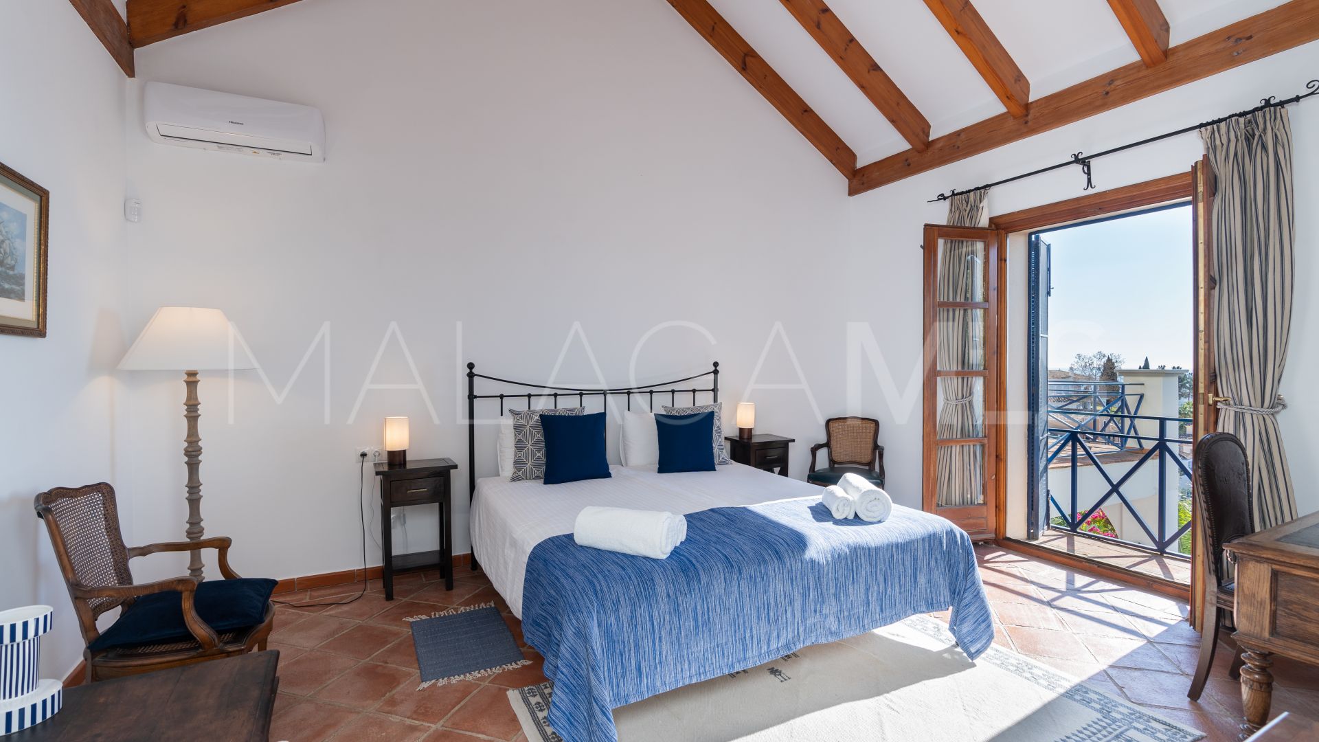 El Madroñal villa for sale