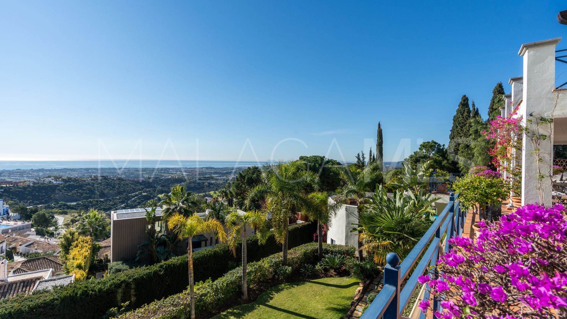 El Madroñal villa for sale