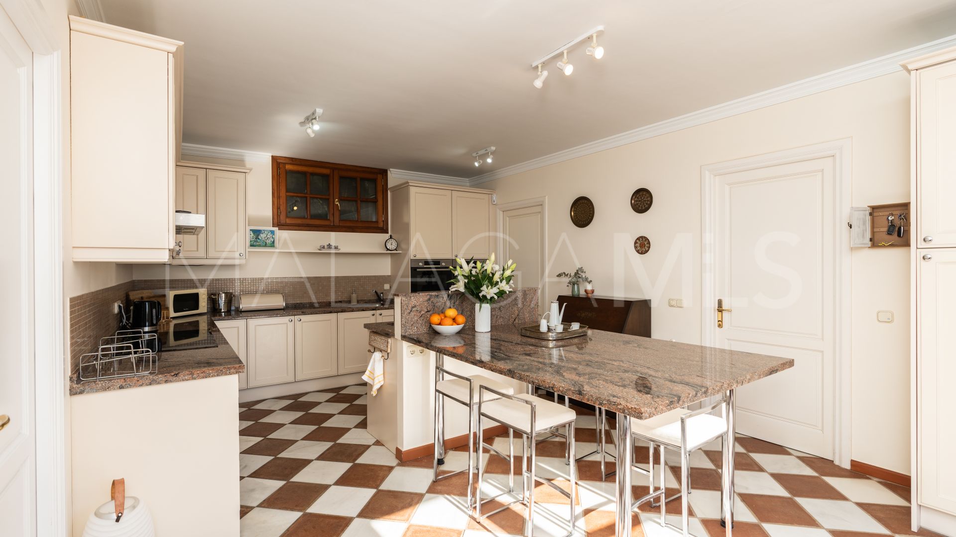 El Madroñal villa for sale