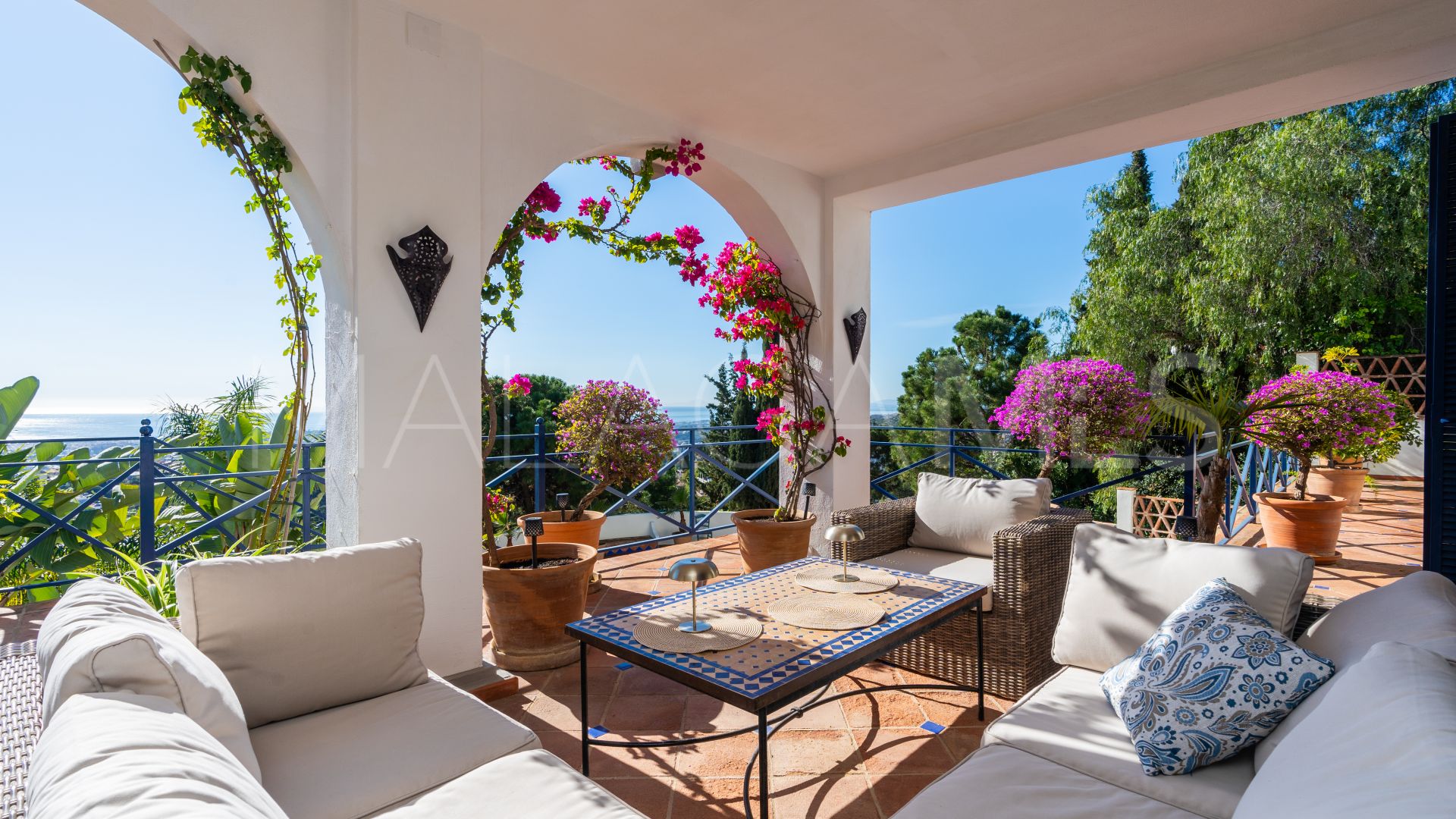 El Madroñal villa for sale