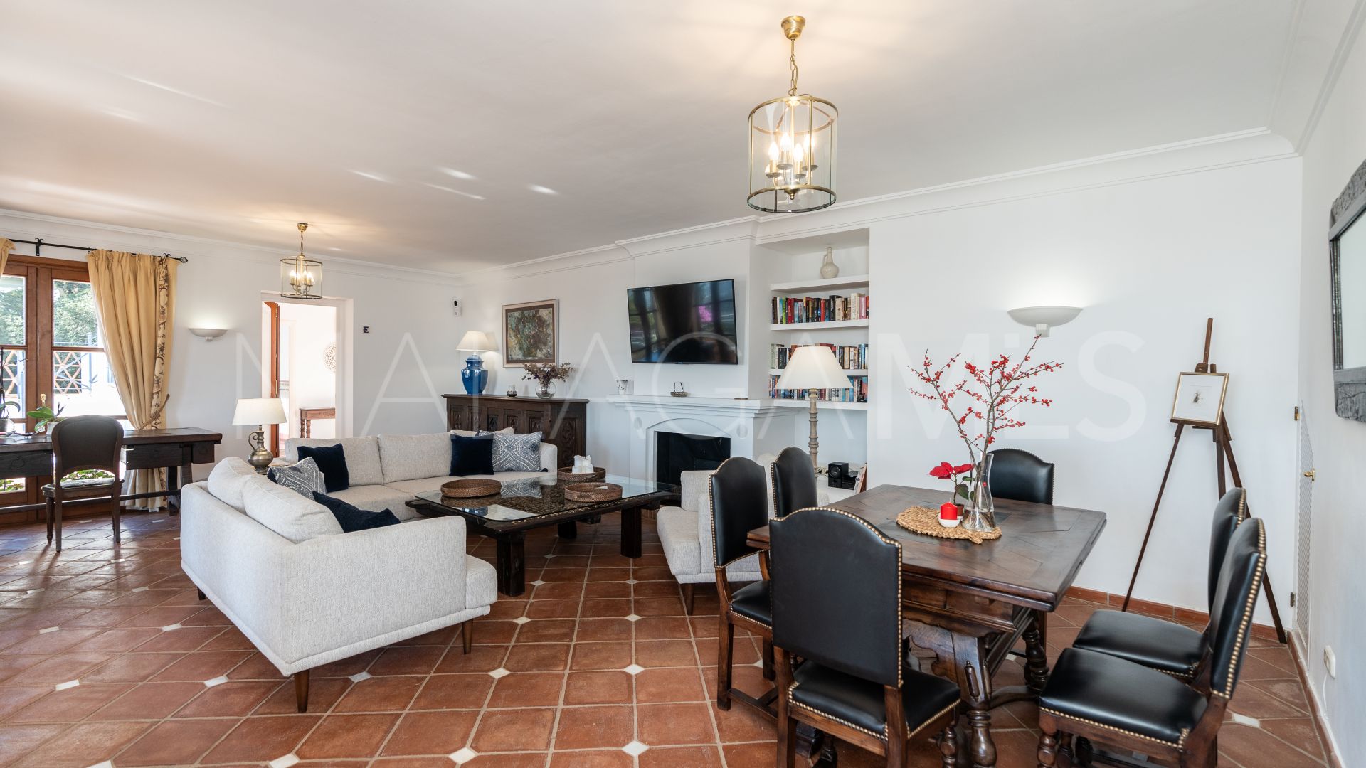 El Madroñal villa for sale