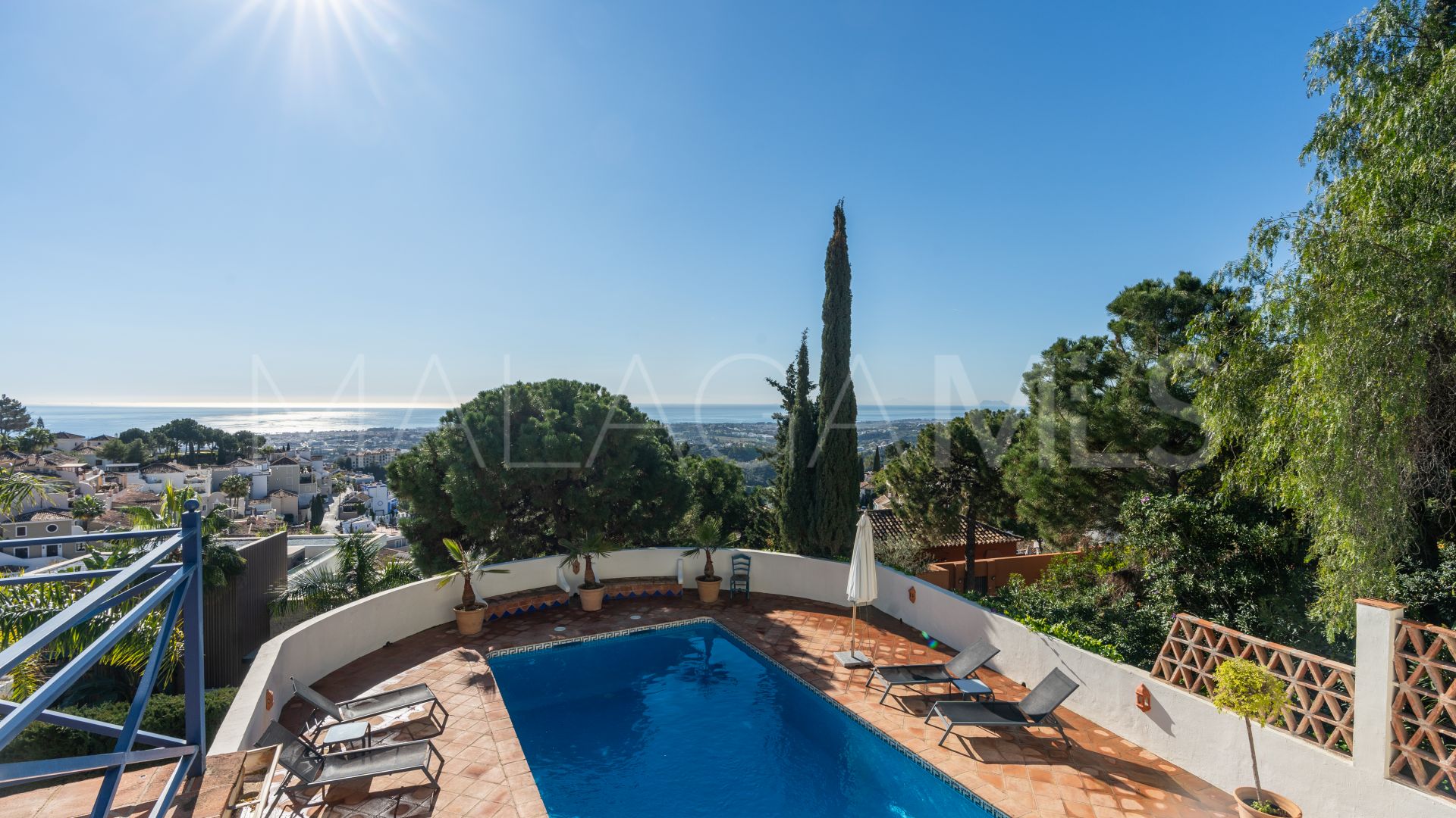 El Madroñal villa for sale
