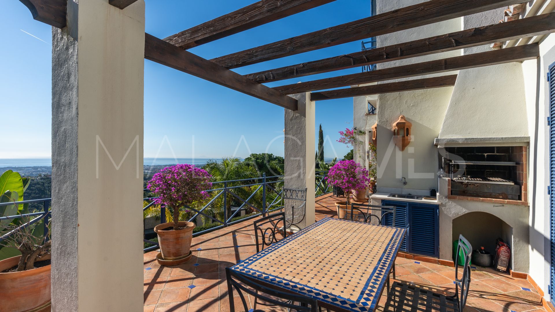 El Madroñal villa for sale