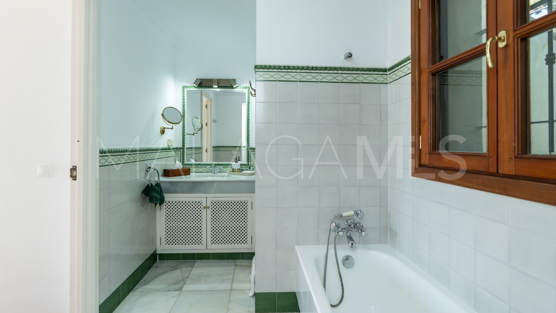 El Madroñal villa for sale