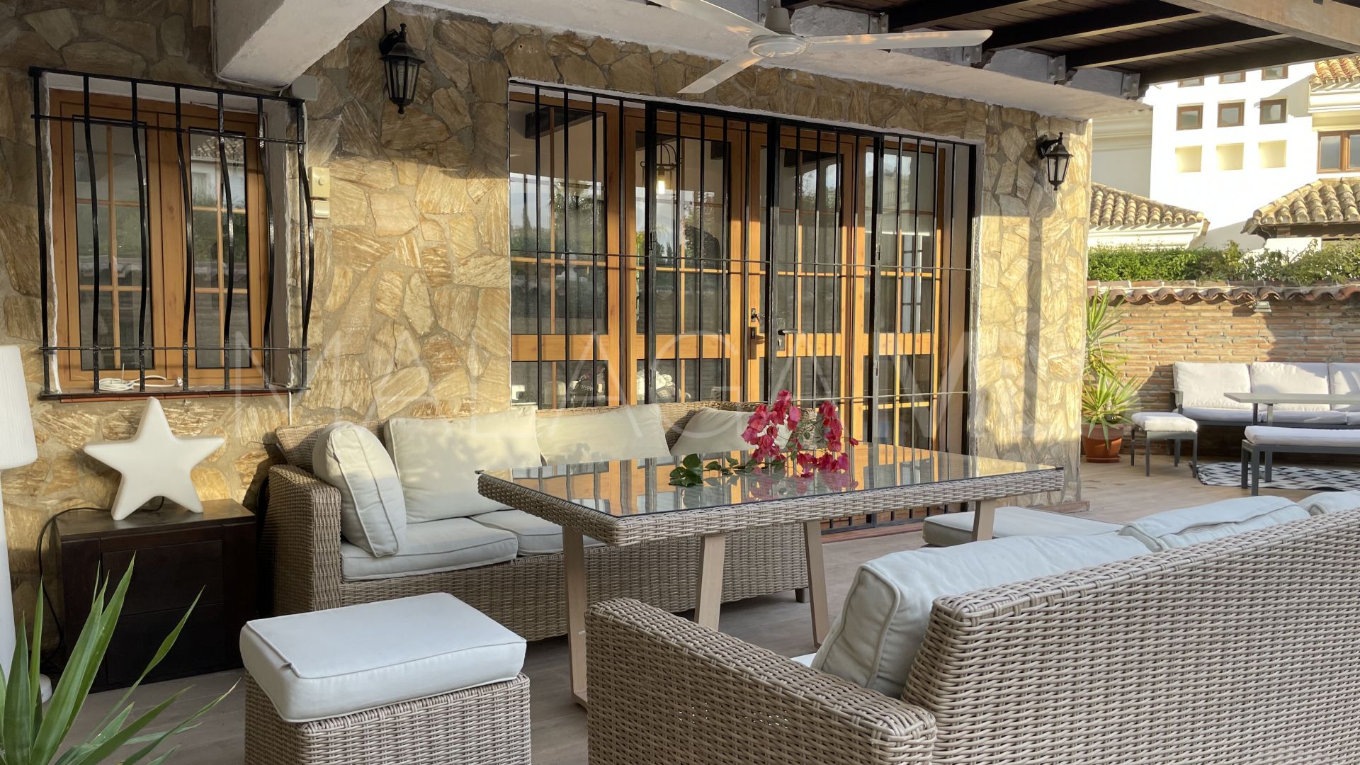 Villa jumelée for sale in Balcones de Sierra Blanca