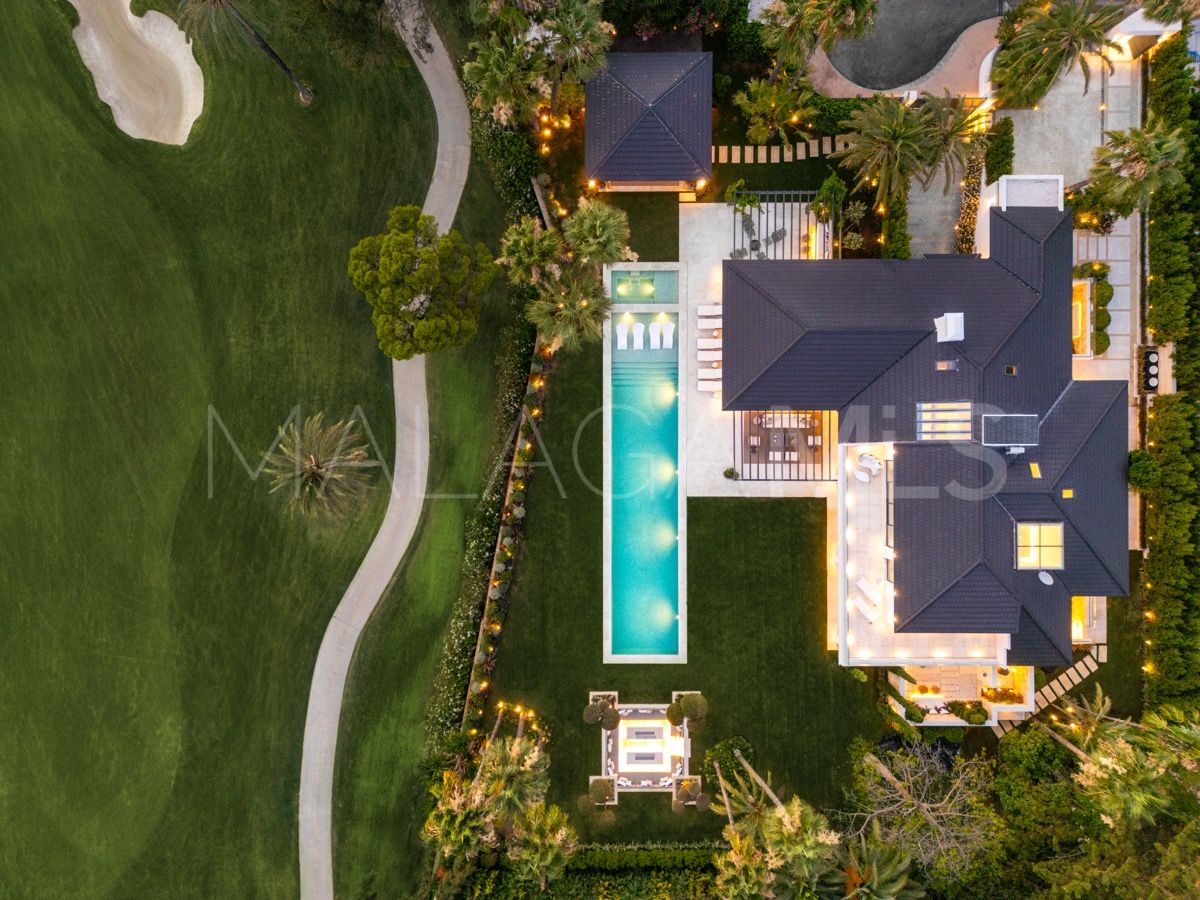 Buy 7 bedrooms villa in Nueva Andalucia