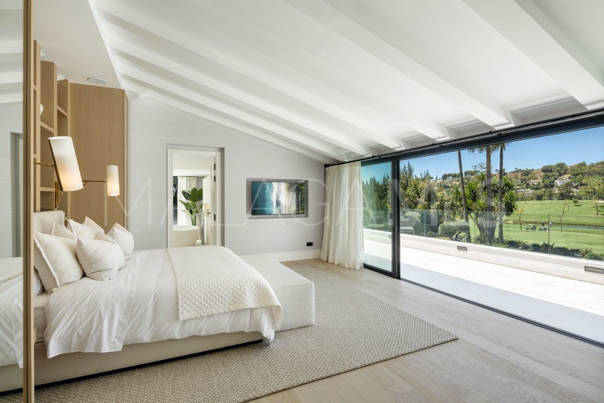 Buy 7 bedrooms villa in Nueva Andalucia