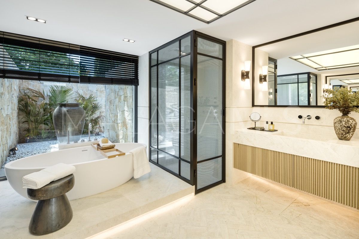Buy 7 bedrooms villa in Nueva Andalucia