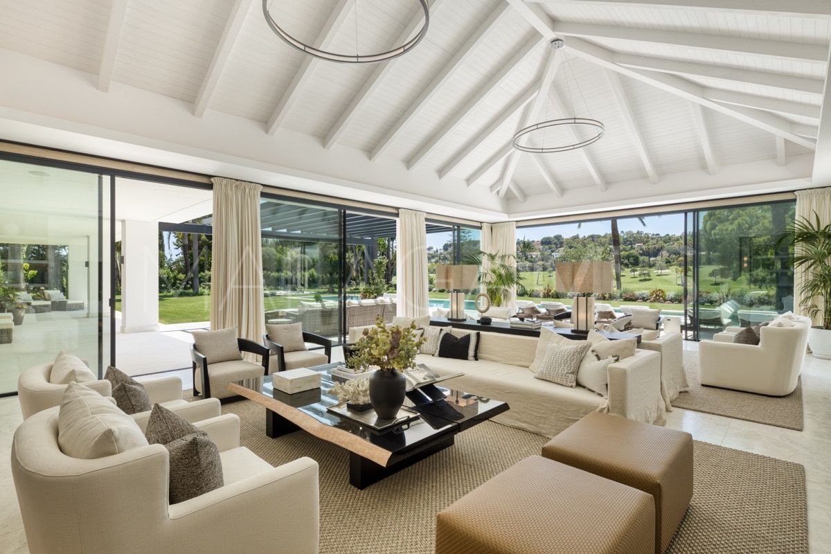 Buy 7 bedrooms villa in Nueva Andalucia