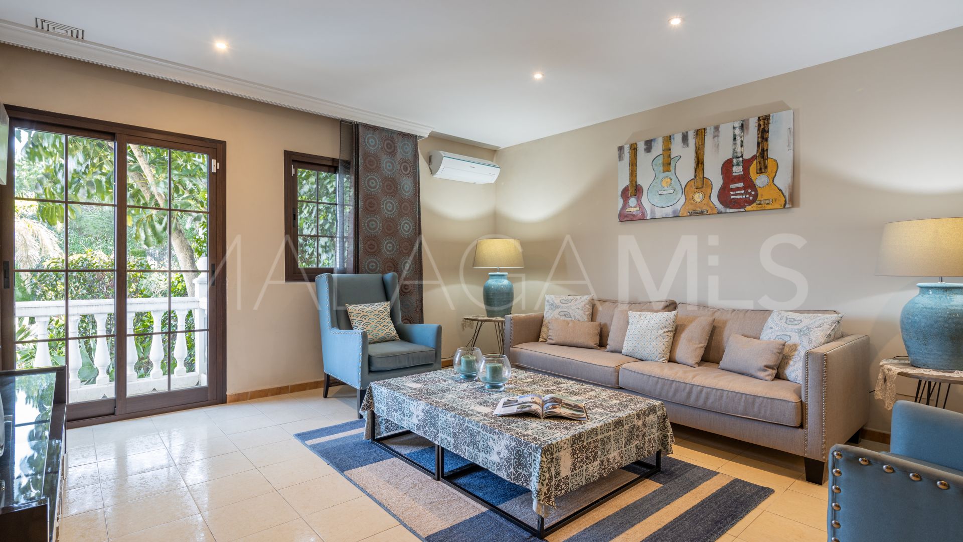 Villa with 6 bedrooms a la venta in Paraiso Alto