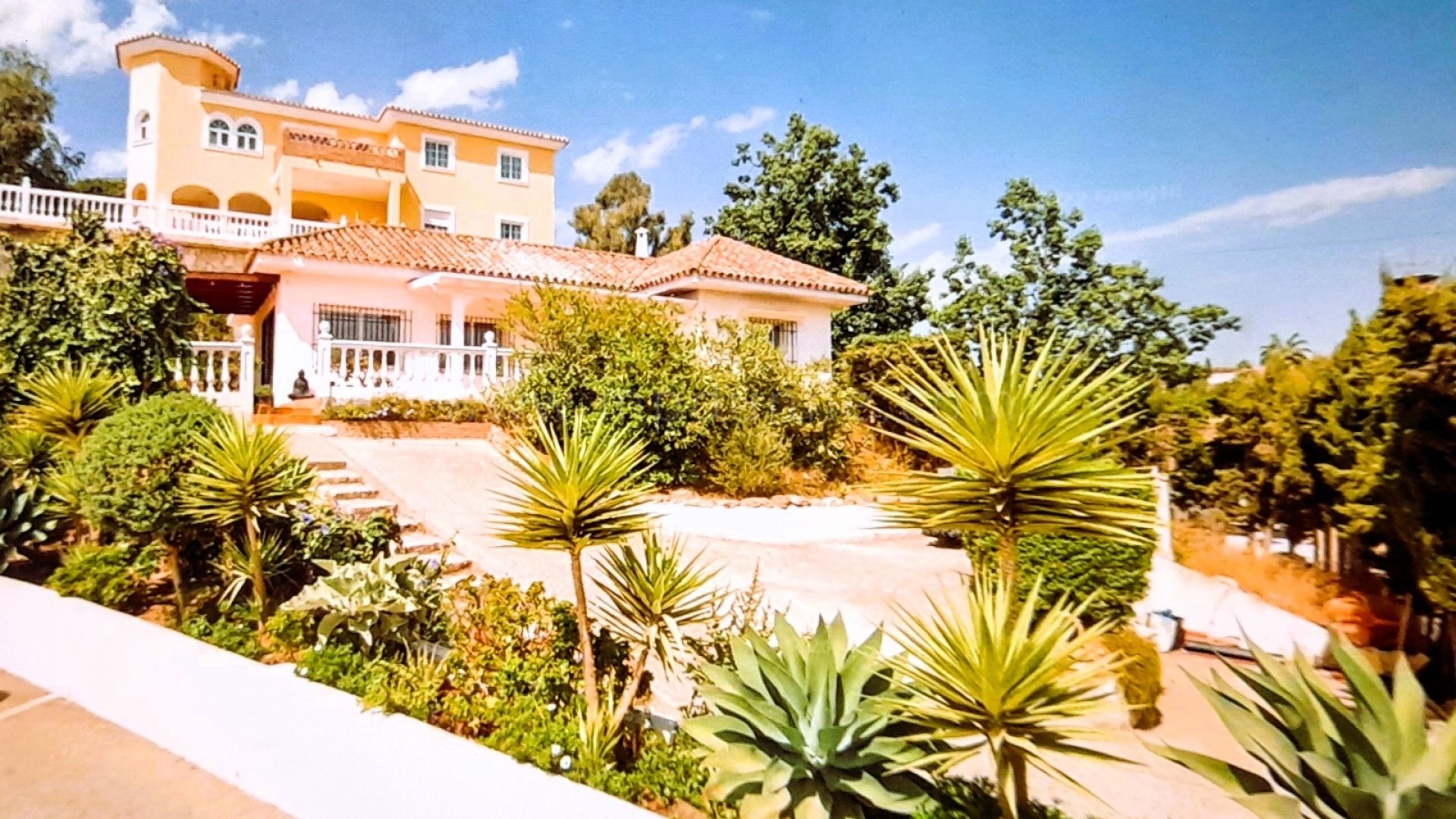 Oportunidad de Reforma de Villa cerca de la playa La Cala de Mijas