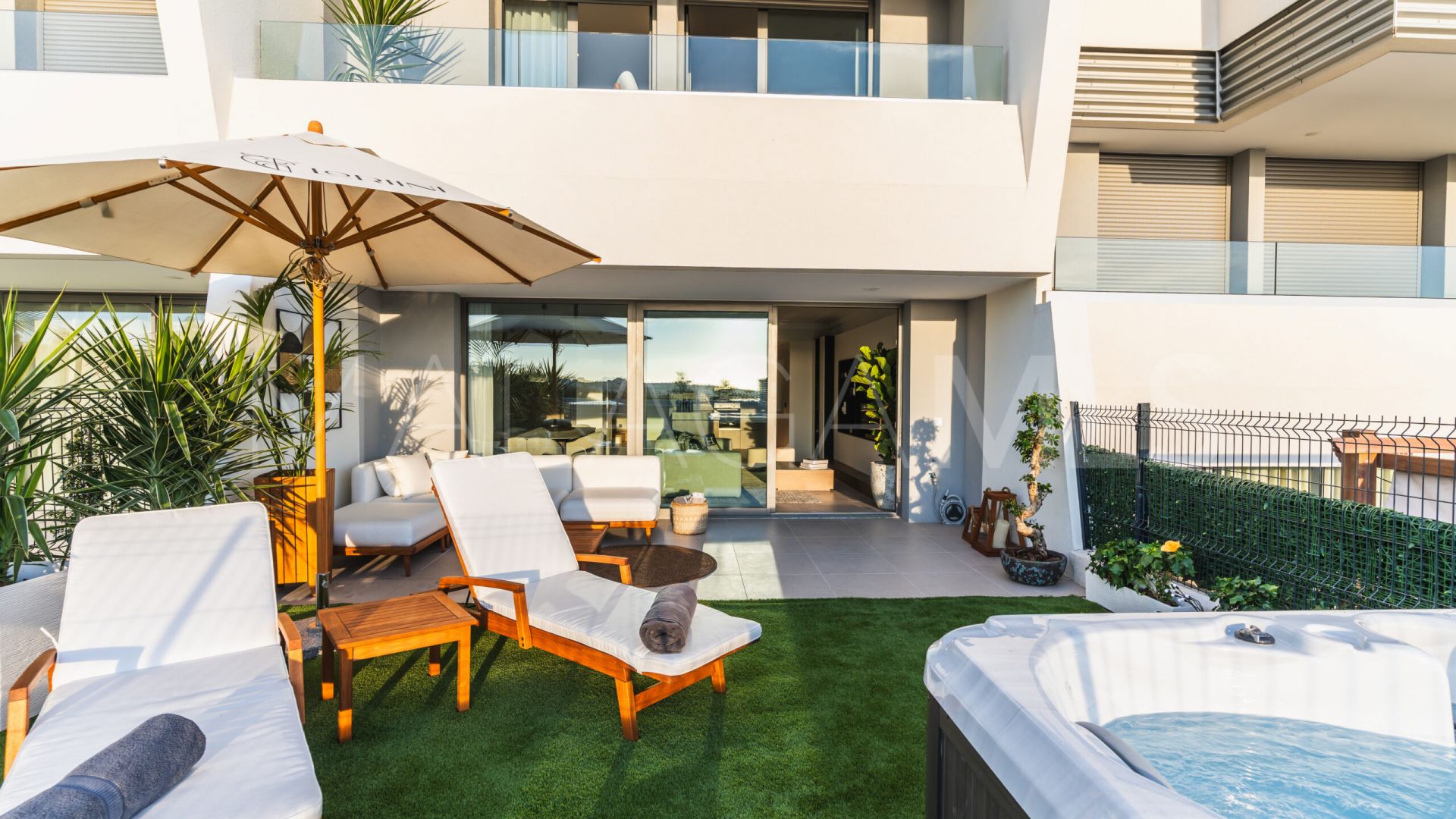 Radhus for sale in Balcones del Chaparral
