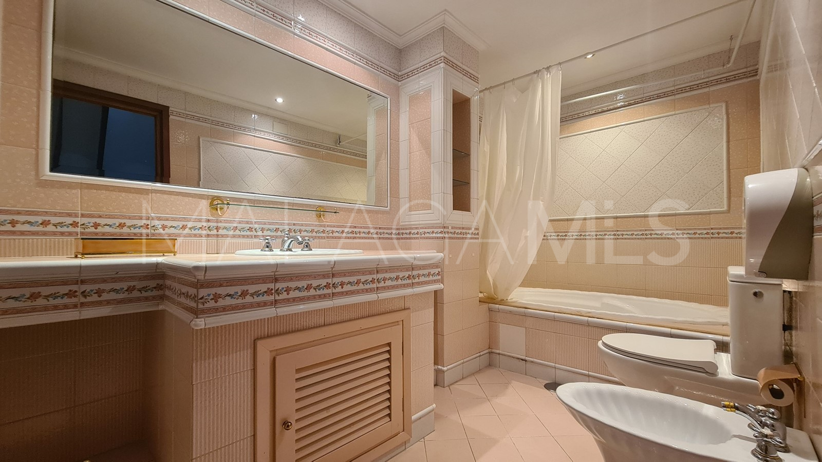 Villa for sale in Cabopino