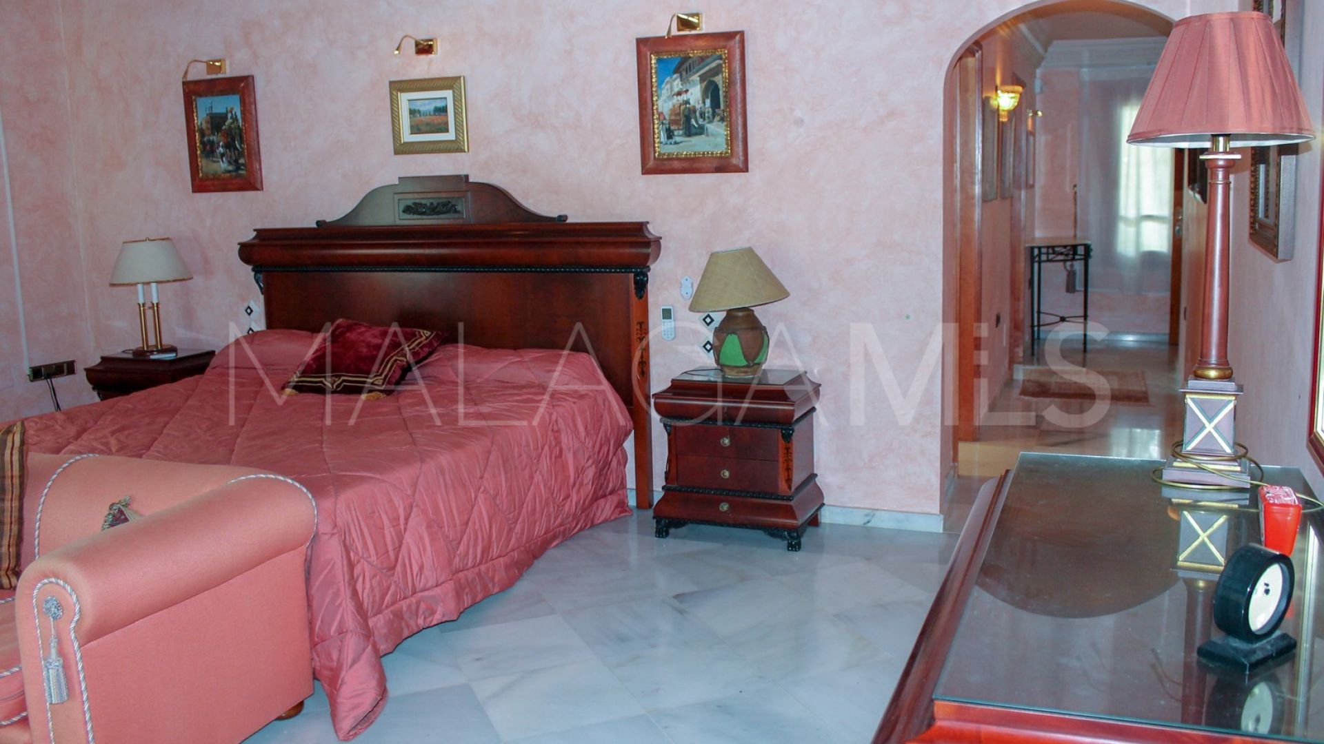 Villa for sale in Cabopino