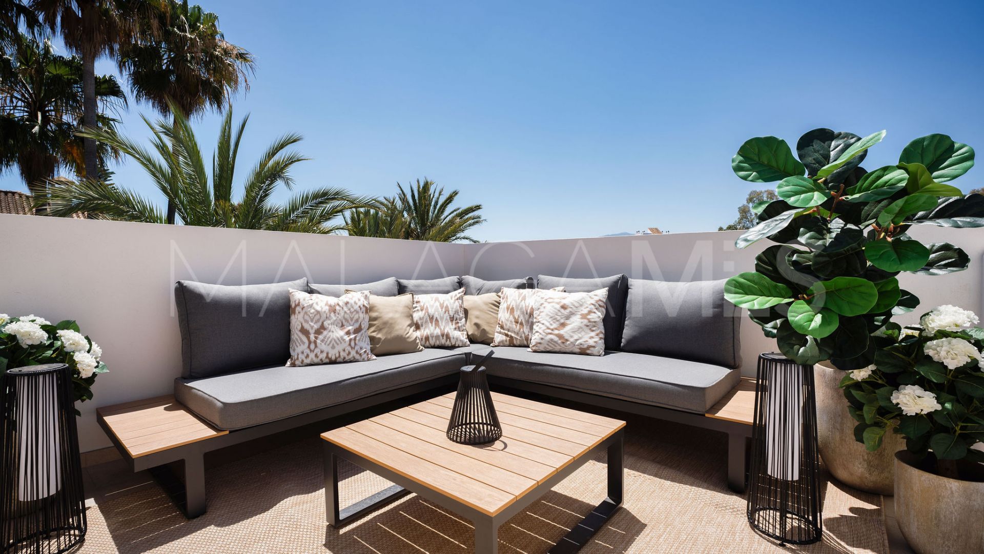 Villa for sale in Estepona