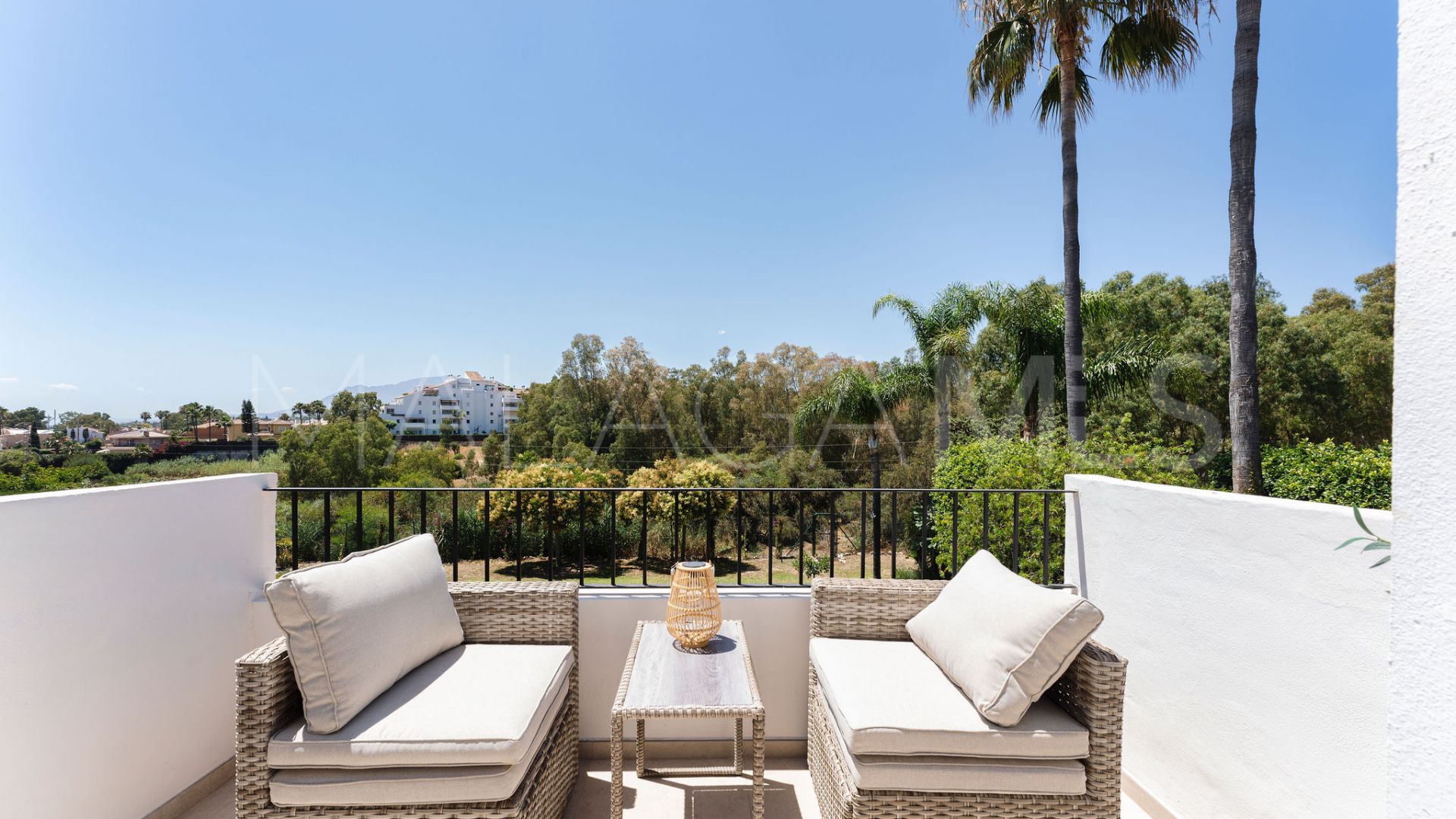 Villa for sale in Estepona