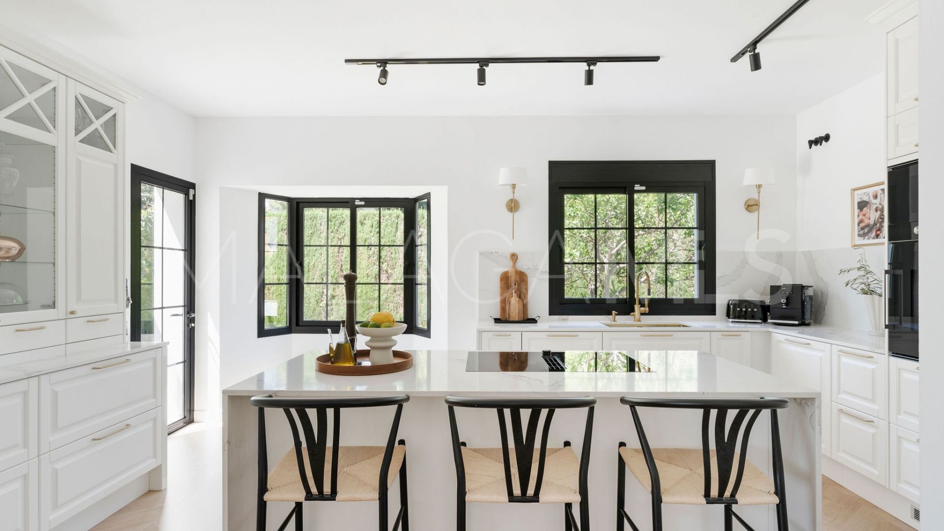 Villa for sale in Estepona