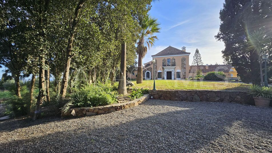 Villa for sale in Manilva