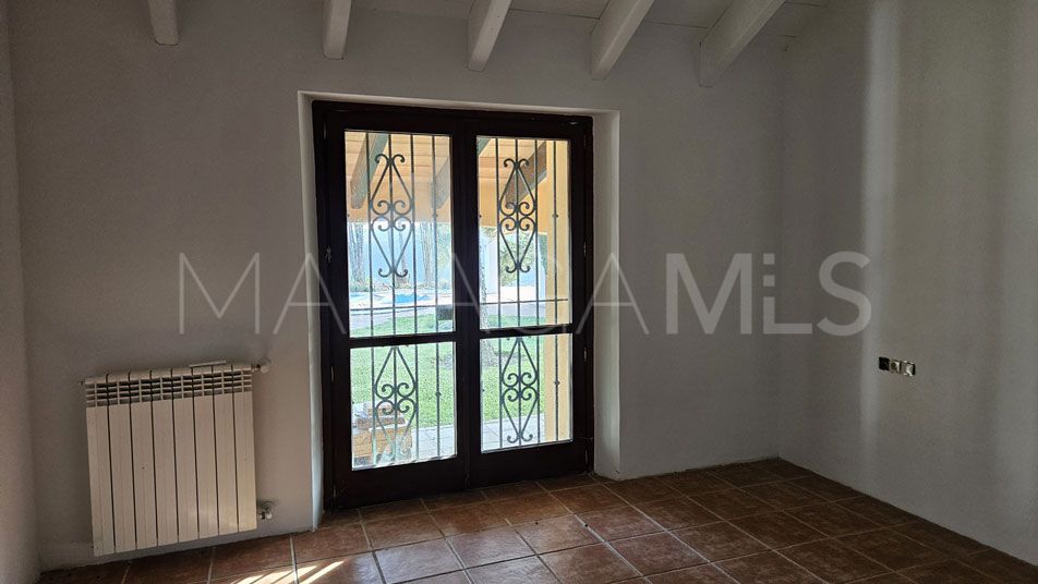 Villa for sale in Manilva