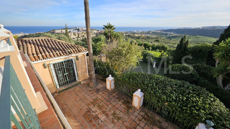 Villa for sale in Manilva