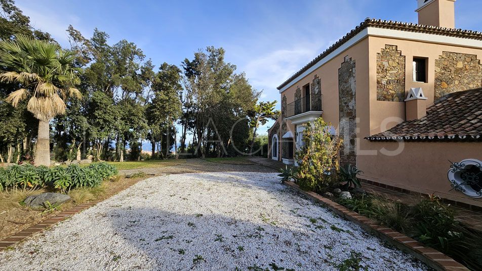 Villa for sale in Manilva