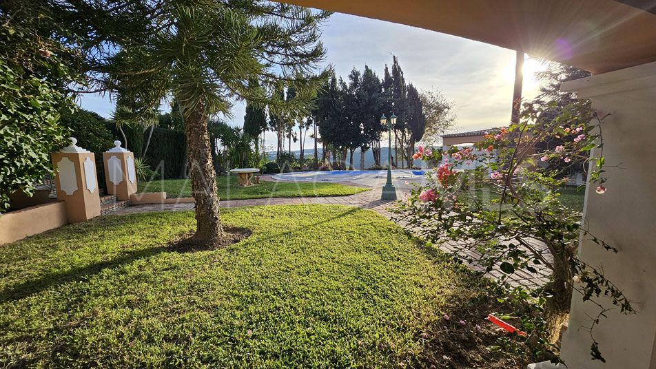 Villa for sale in Manilva