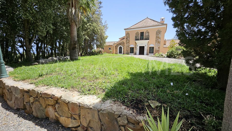 Villa for sale in Manilva