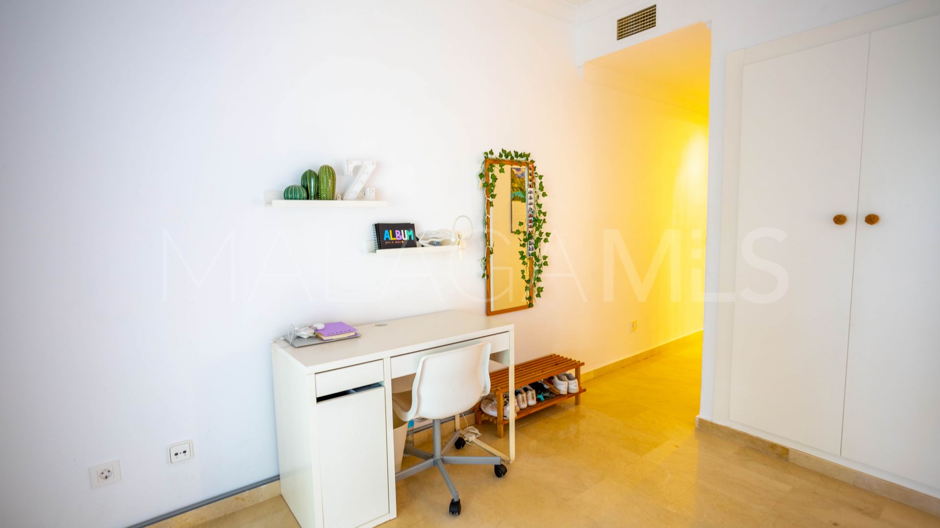 La Quinta, adosado for sale with 4 bedrooms