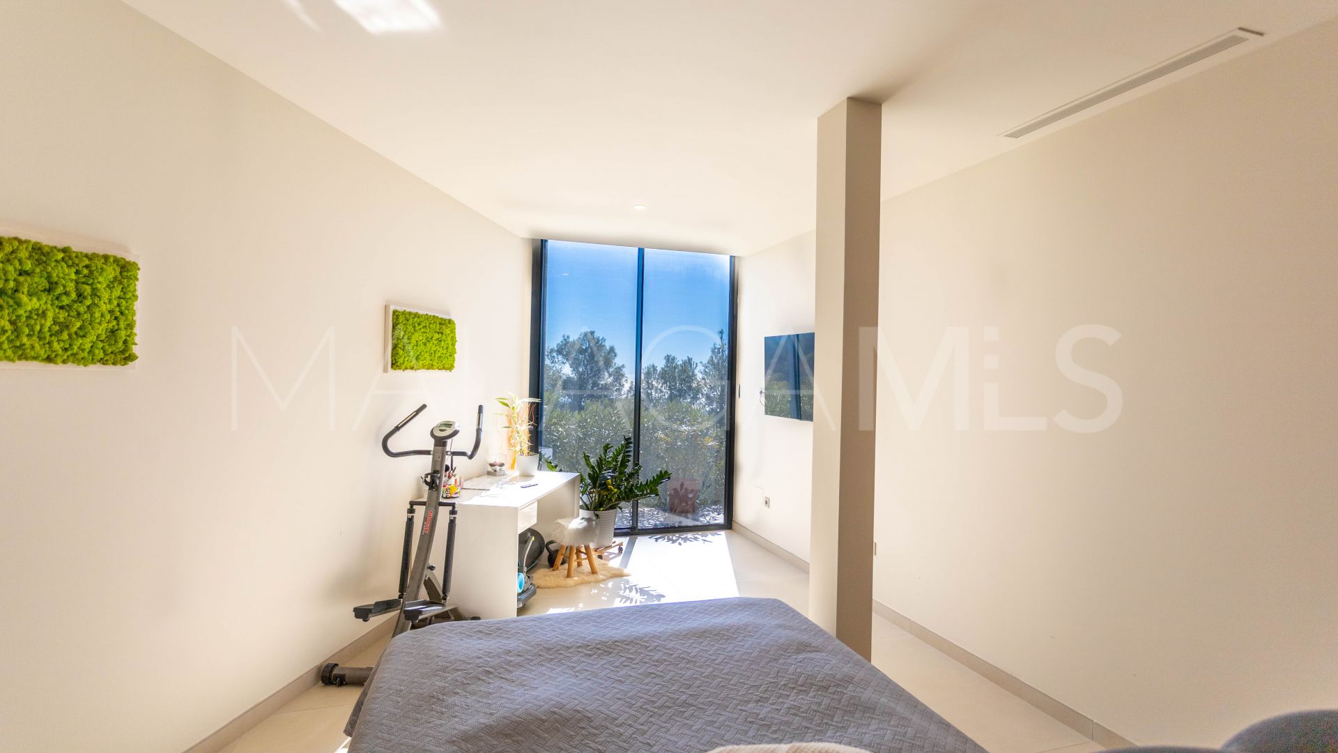 Buy Los Altos de los Monteros villa with 4 bedrooms