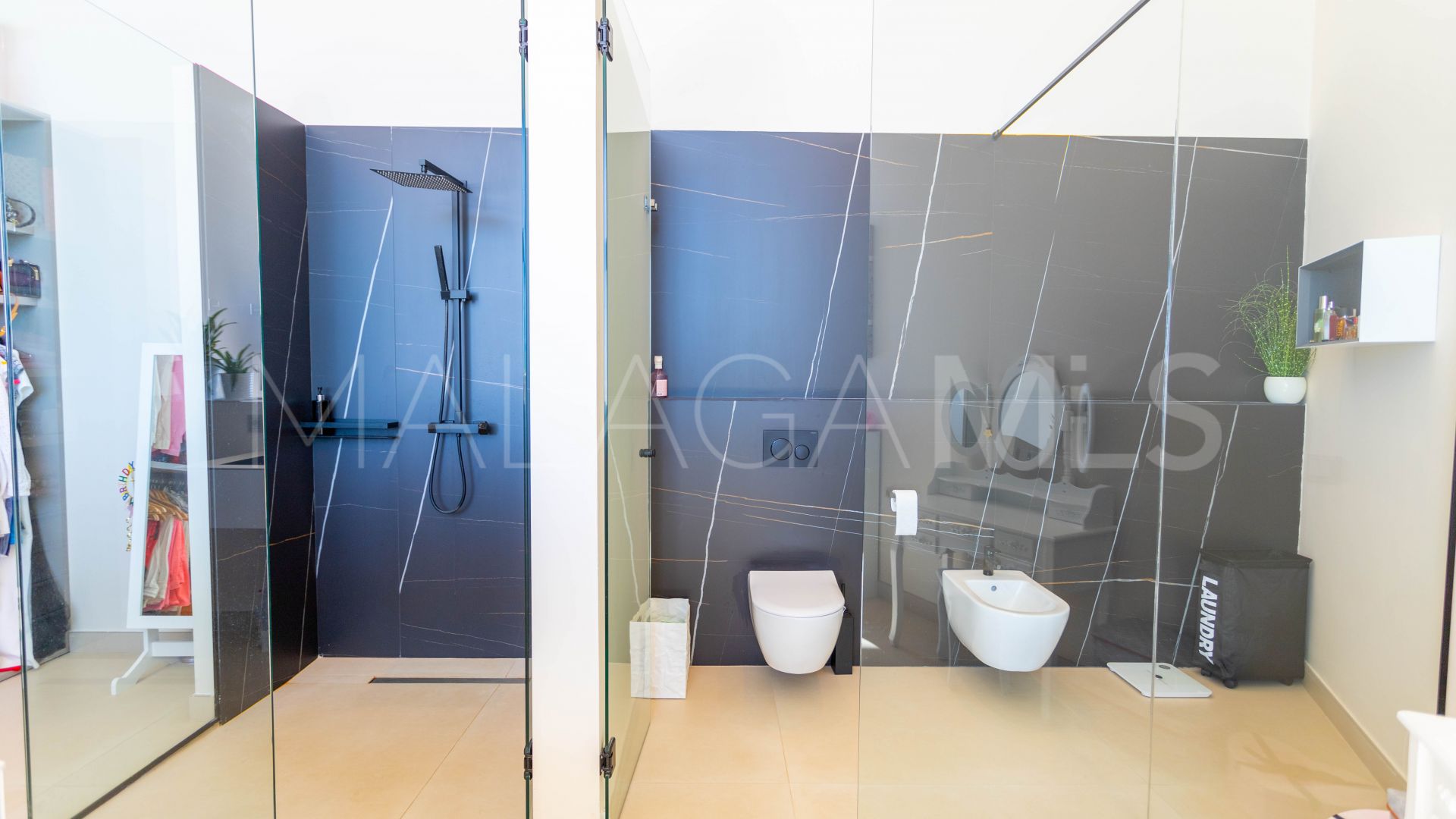 Buy Los Altos de los Monteros villa with 4 bedrooms