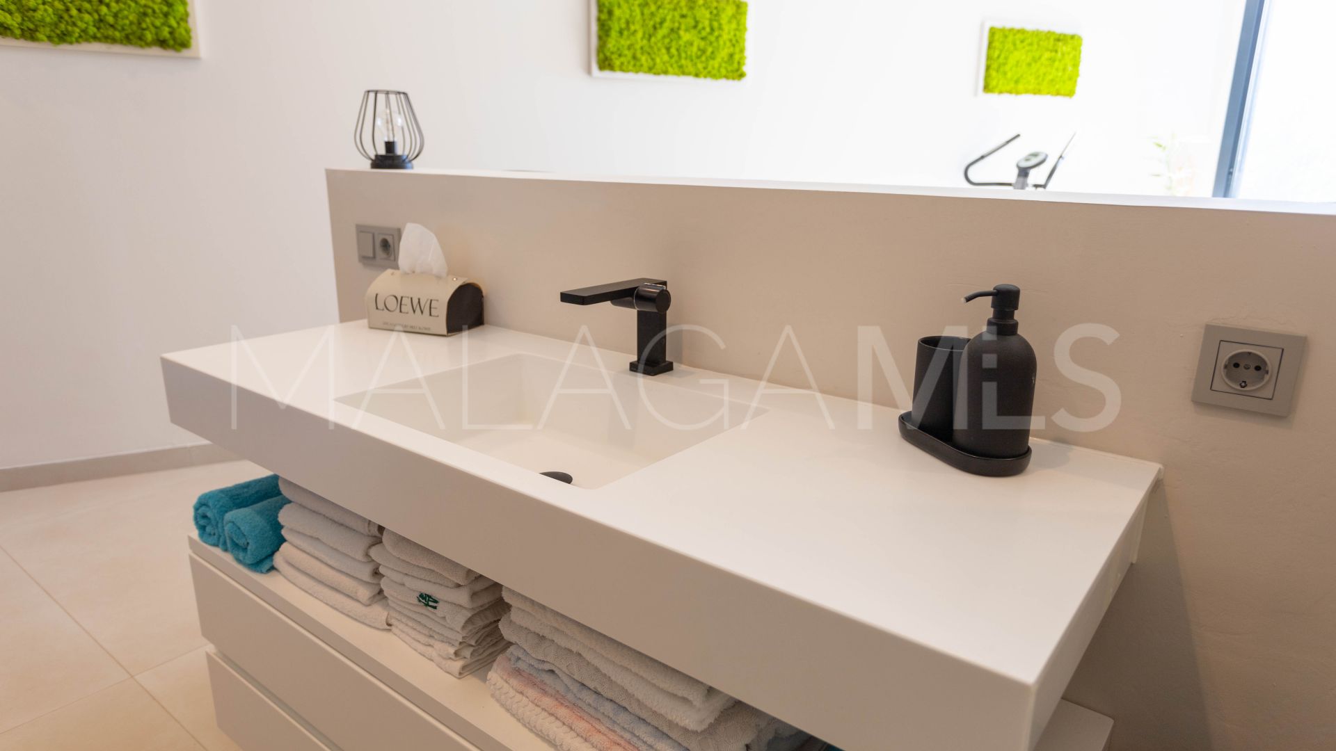 Buy Los Altos de los Monteros villa with 4 bedrooms