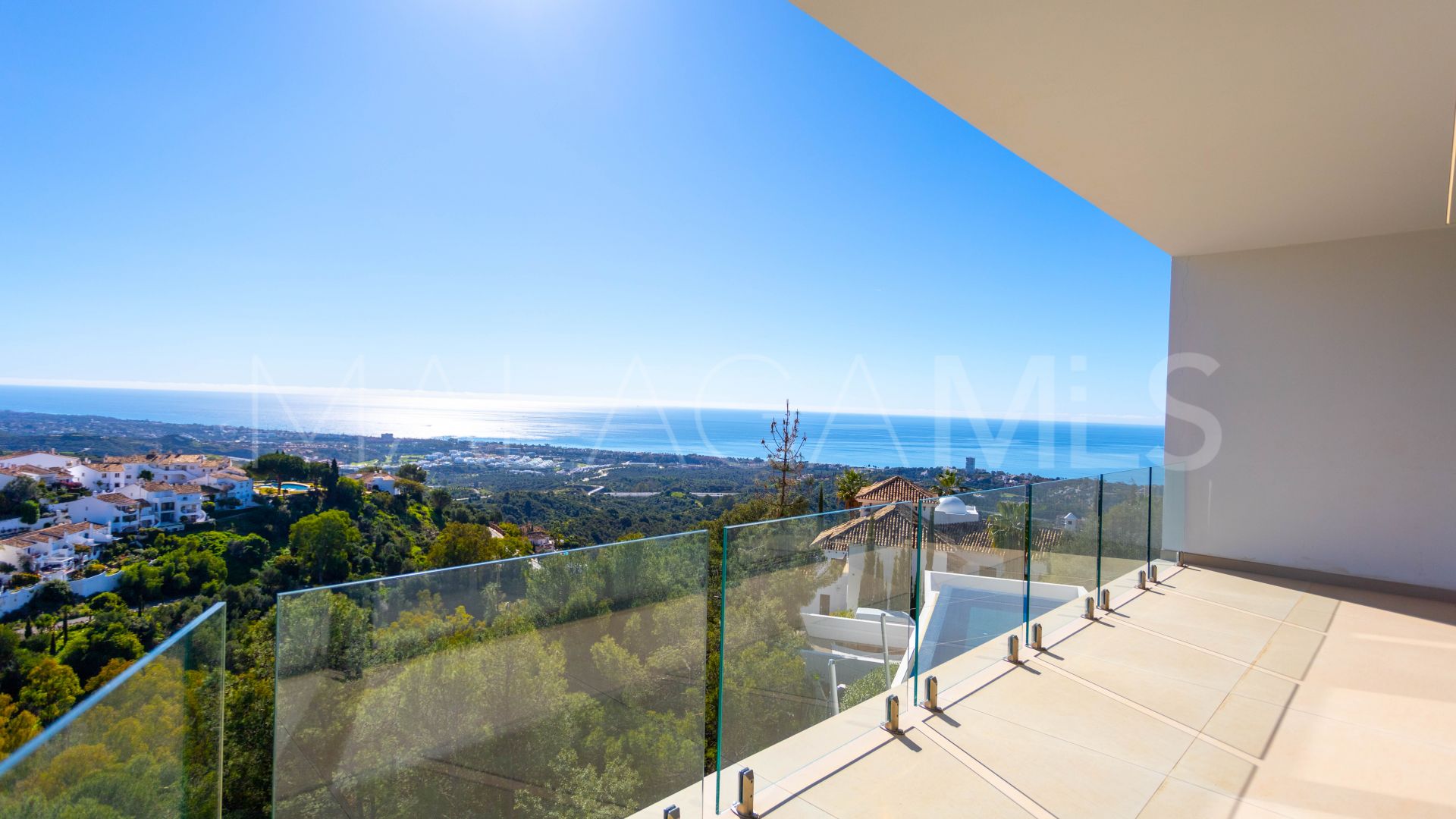 Buy Los Altos de los Monteros villa with 4 bedrooms