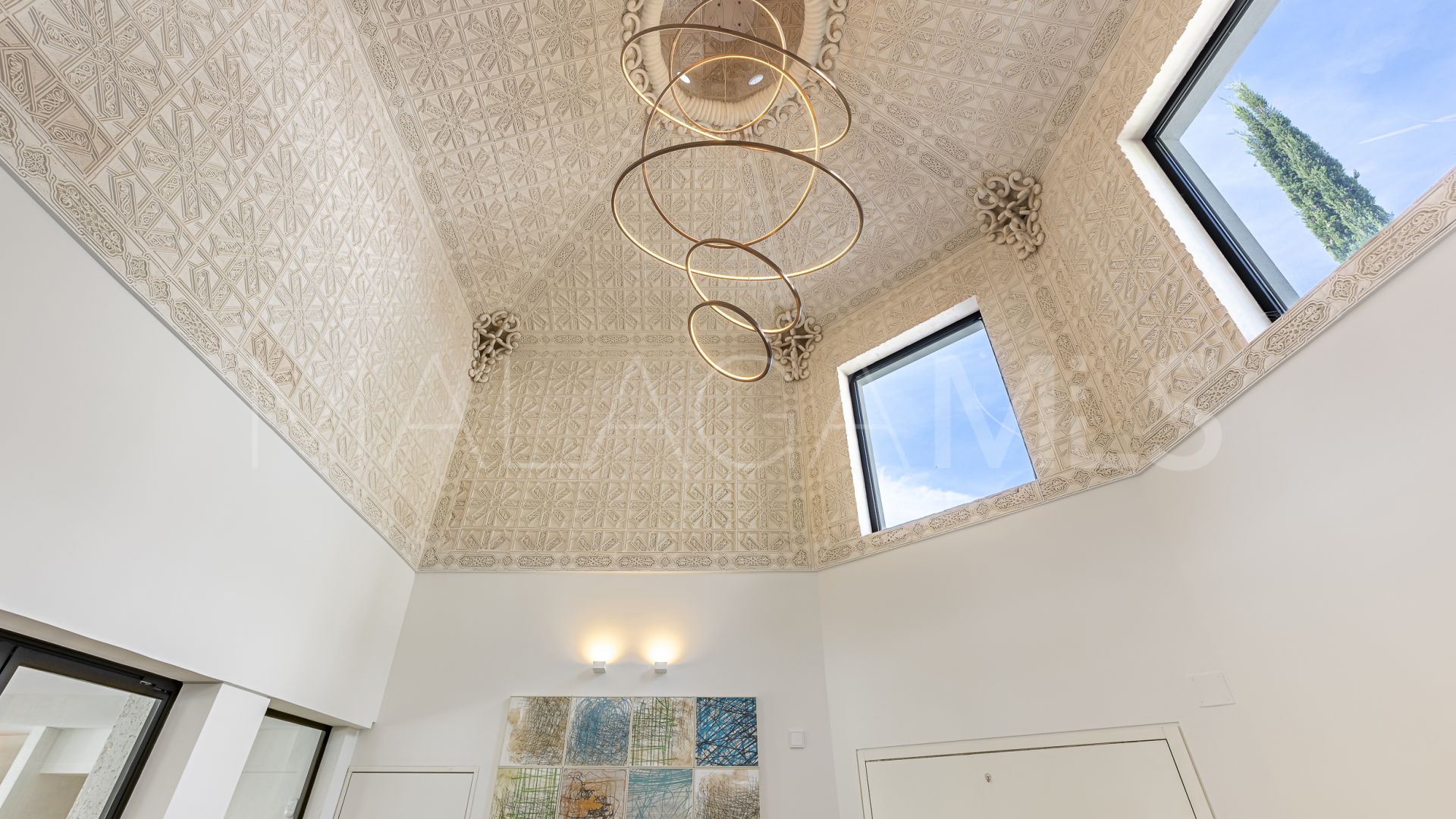 Villa for sale in Cascada de Camojan