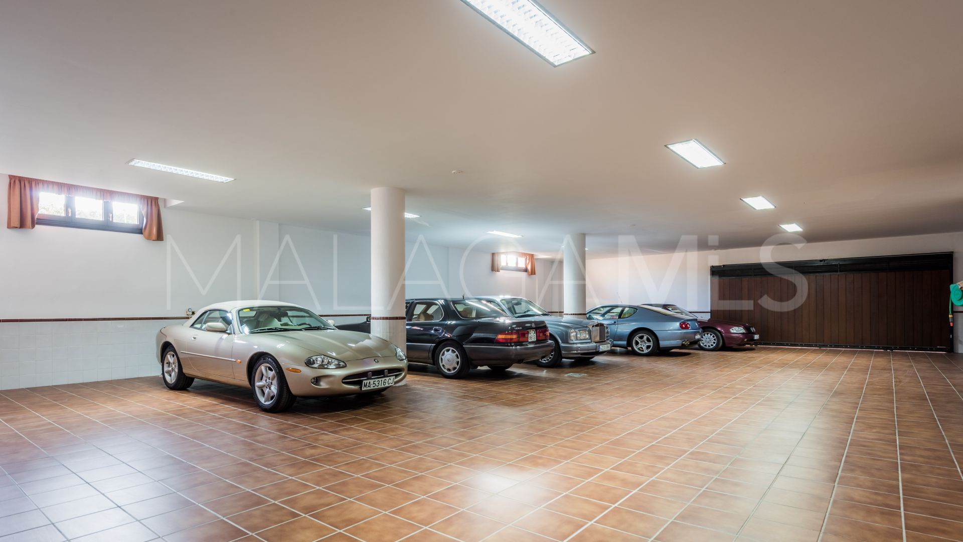 Villa for sale in Sierra Blanca with 7 bedrooms