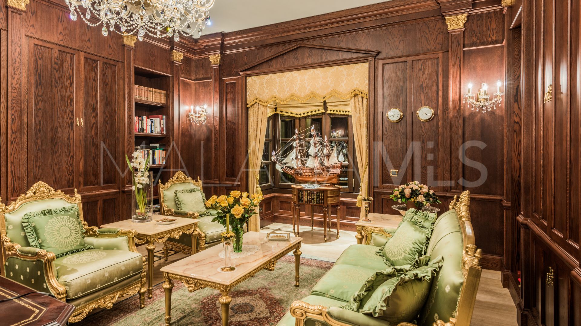 Villa for sale in Sierra Blanca with 7 bedrooms