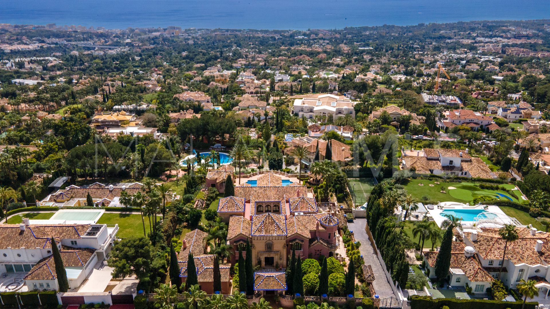 Villa for sale in Sierra Blanca with 7 bedrooms