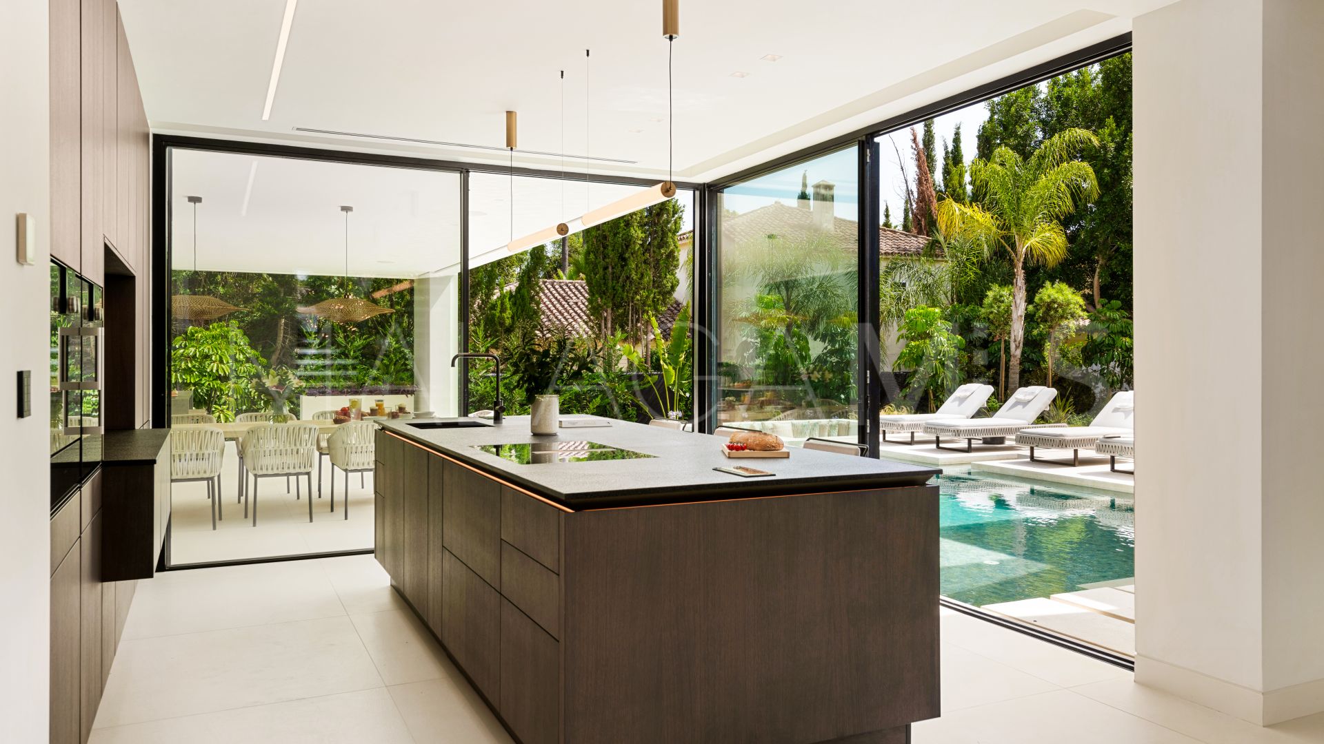 Villa for sale in Marbella City
