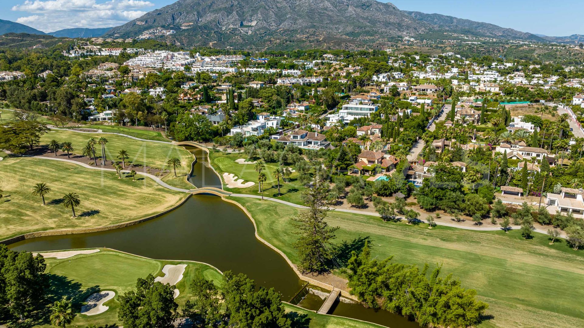 Villa for sale in Marbella City