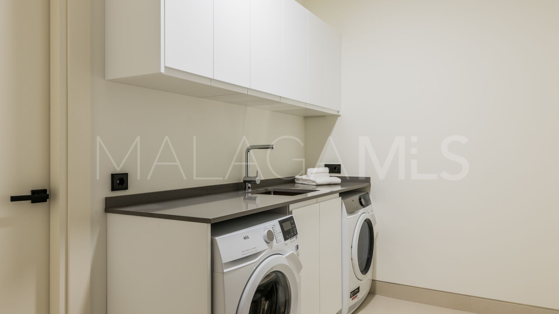 Villa for sale in Marbella City