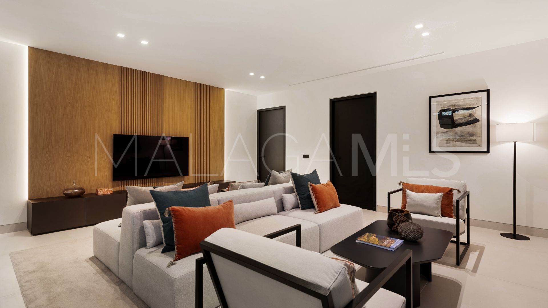 Villa for sale in Marbella City