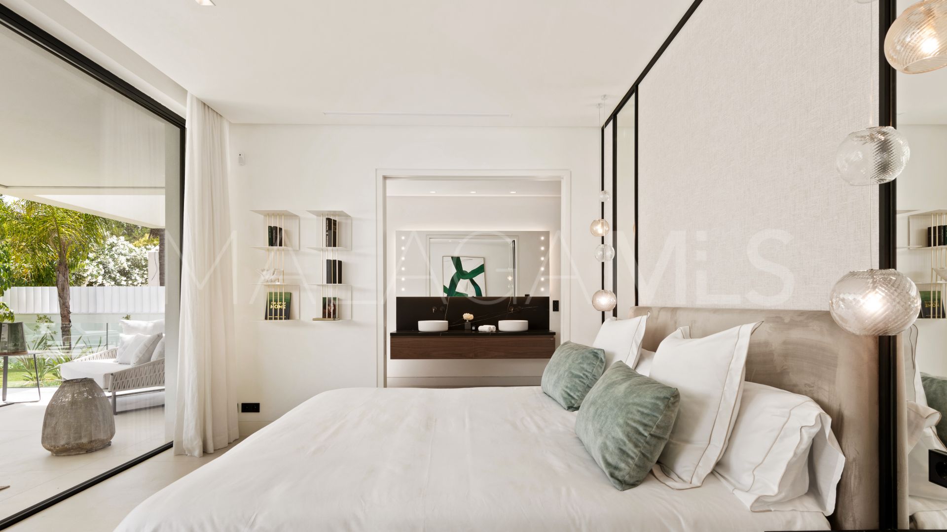 Villa for sale in Marbella City
